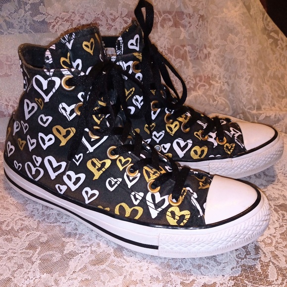 Converse Shoes - CONVERSE HEART PRINT ALL STAR HITOP